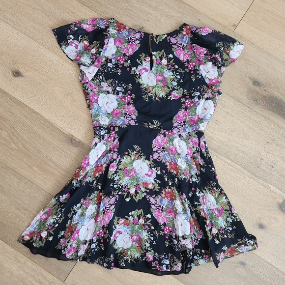 Loveshackfancy Garner Frill-Sleeve Floral Mini Dress, size 6 - Picture 4 of 13